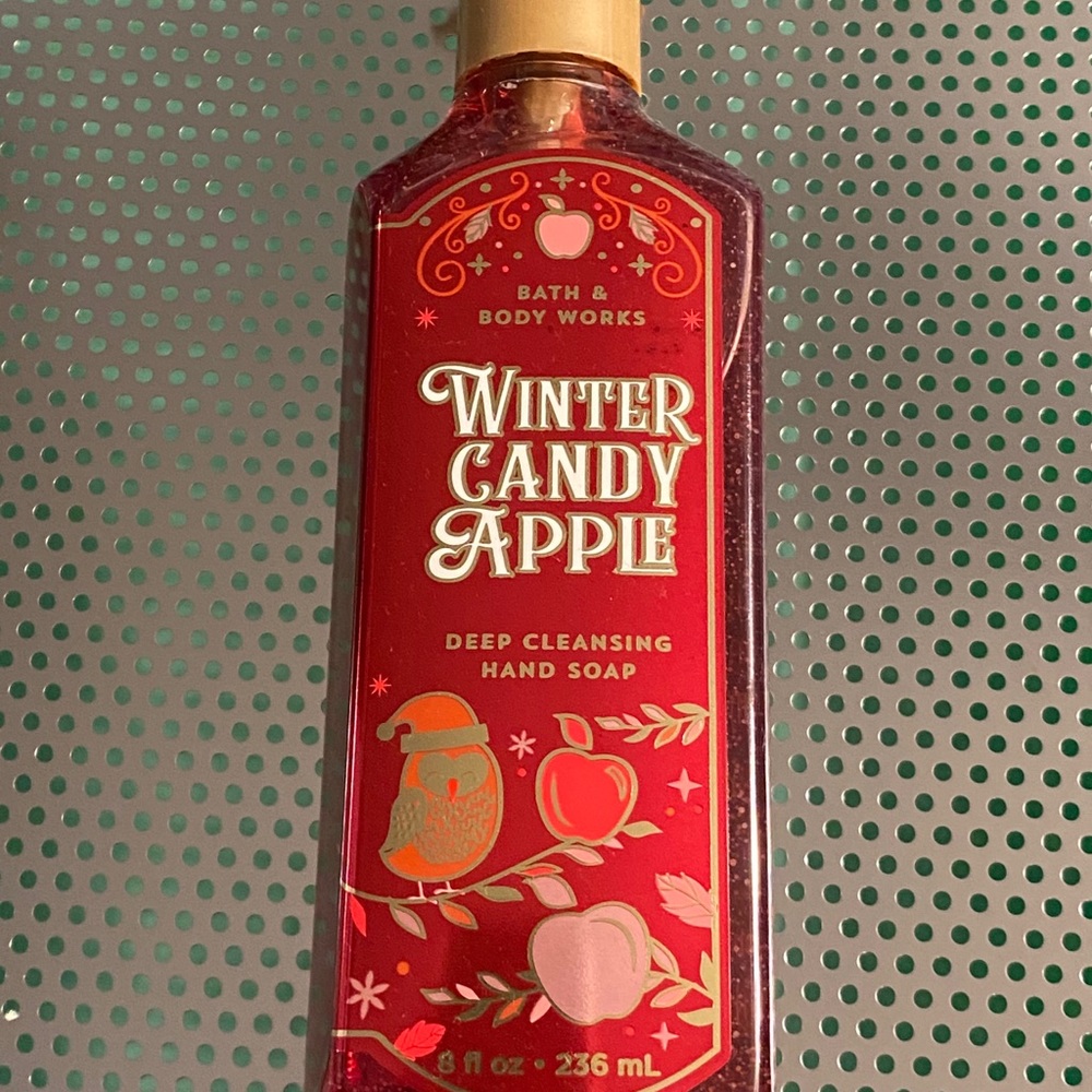 NWT B&B HAND SOAP WINTER CANDY APPLE